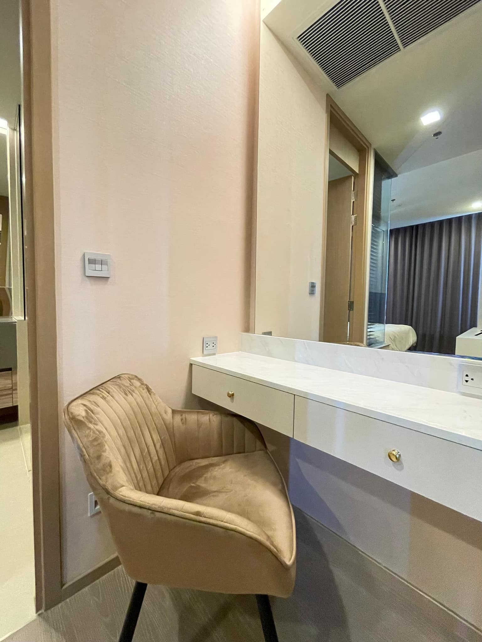 1-Bedroom, 1-Bathroom, 51sqm Condo at The ESSE Asoke for Rent, 50K THB, Near Asoke BTS, MRT Sukhumvit