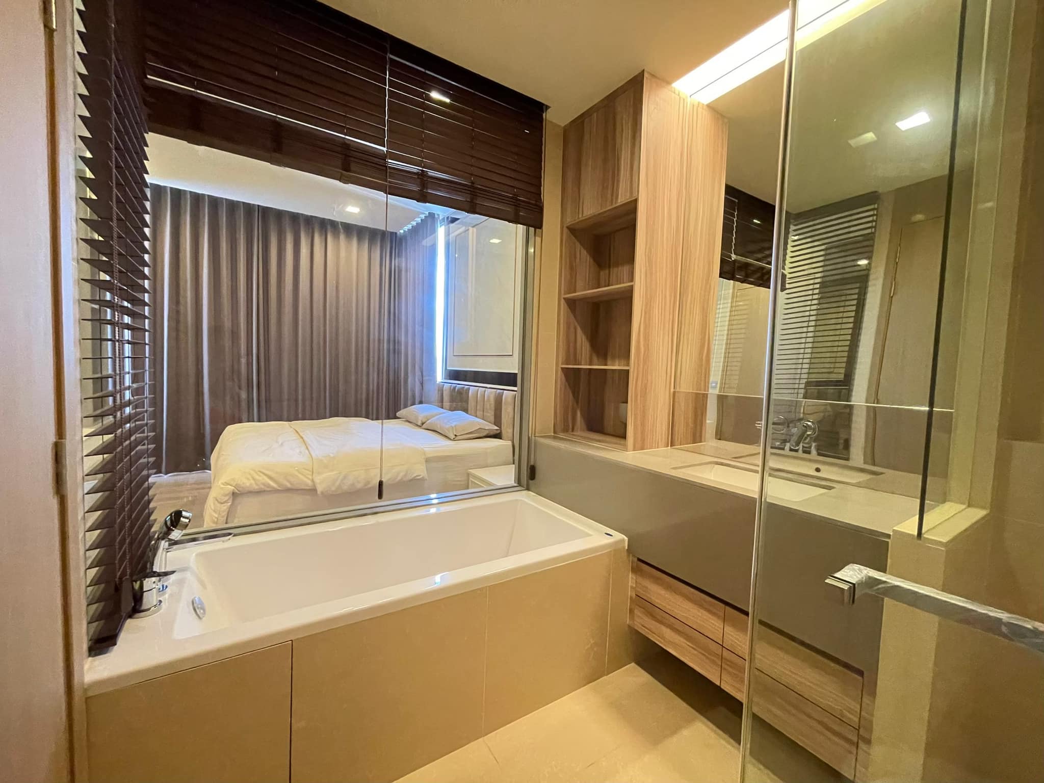 1-Bedroom, 1-Bathroom, 51sqm Condo at The ESSE Asoke for Rent, 50K THB, Near Asoke BTS, MRT Sukhumvit