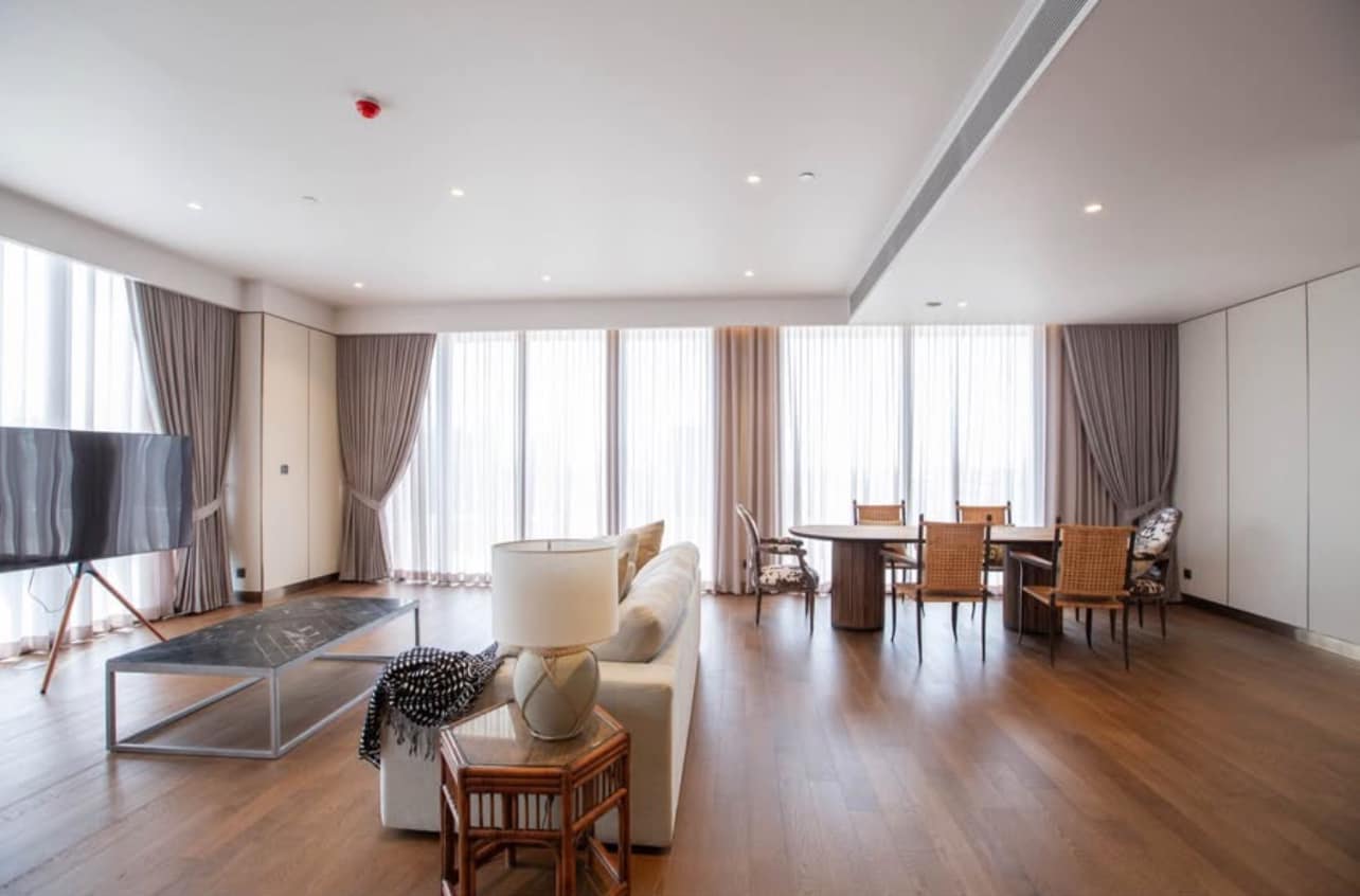 Luxury 3-bedroom, 3-bathroom penthouse with 280 sqm, large balcony, and premium furnishings at MUNIQ Langsuan, Bangkok. Pet-friendly and centrally located.