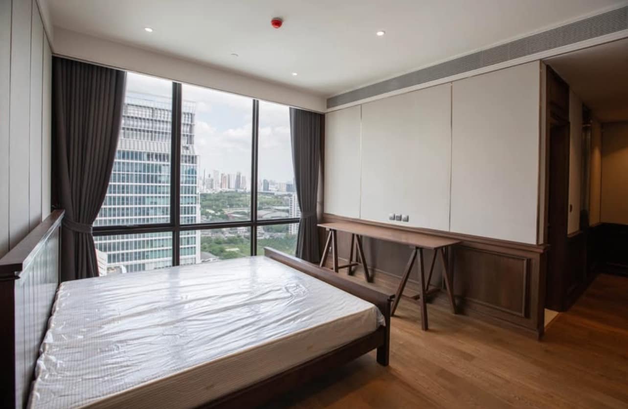 Luxury 3-bedroom, 3-bathroom penthouse with 280 sqm, large balcony, and premium furnishings at MUNIQ Langsuan, Bangkok. Pet-friendly and centrally located.