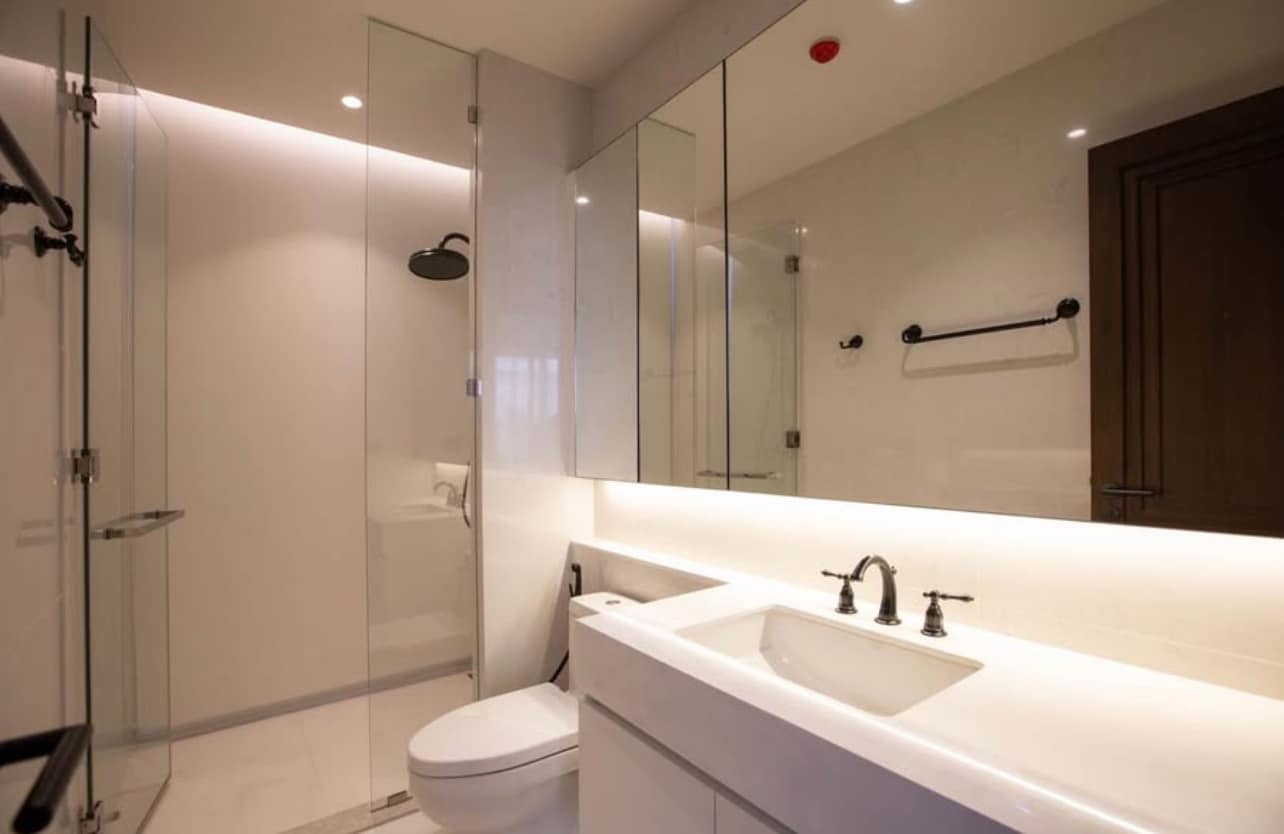 Luxury 3-bedroom, 3-bathroom penthouse with 280 sqm, large balcony, and premium furnishings at MUNIQ Langsuan, Bangkok. Pet-friendly and centrally located.