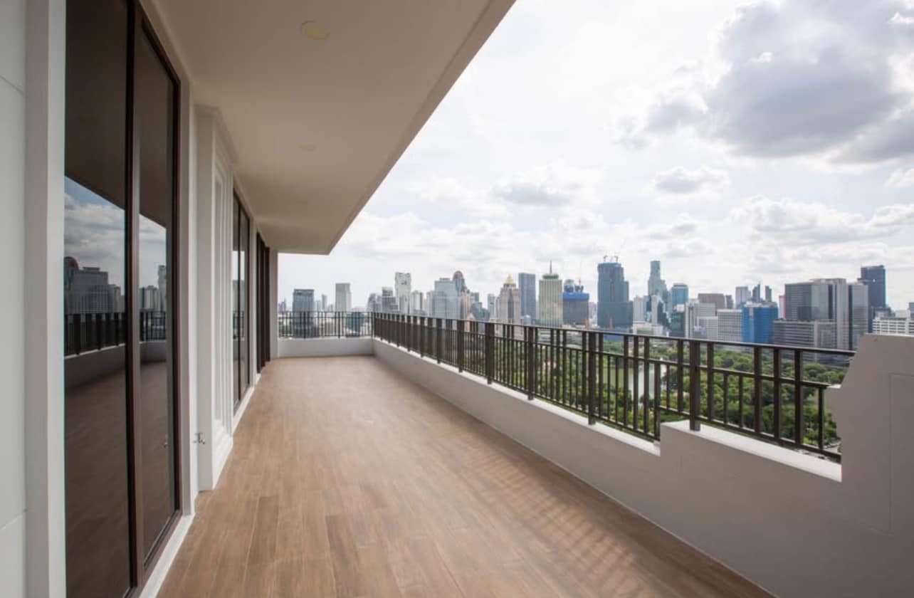Luxury 3-bedroom, 3-bathroom penthouse with 280 sqm, large balcony, and premium furnishings at MUNIQ Langsuan, Bangkok. Pet-friendly and centrally located.