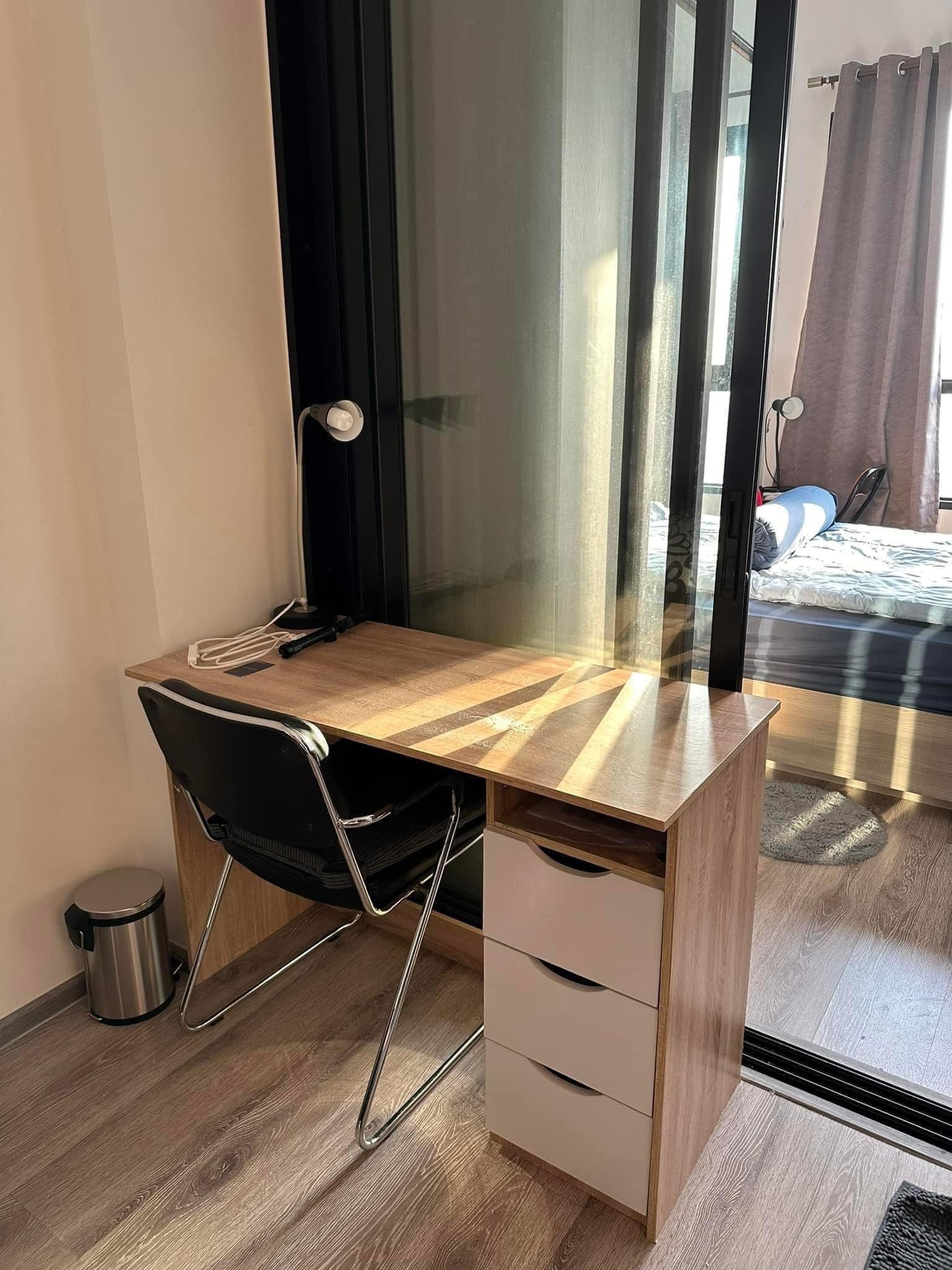 Fully furnished 1-bedroom condo, 28 sqm, at Knightsbridge Prime Onnut. High floor, city views, near BTS Onnut and Big C Onnut. Perfect for urban living.