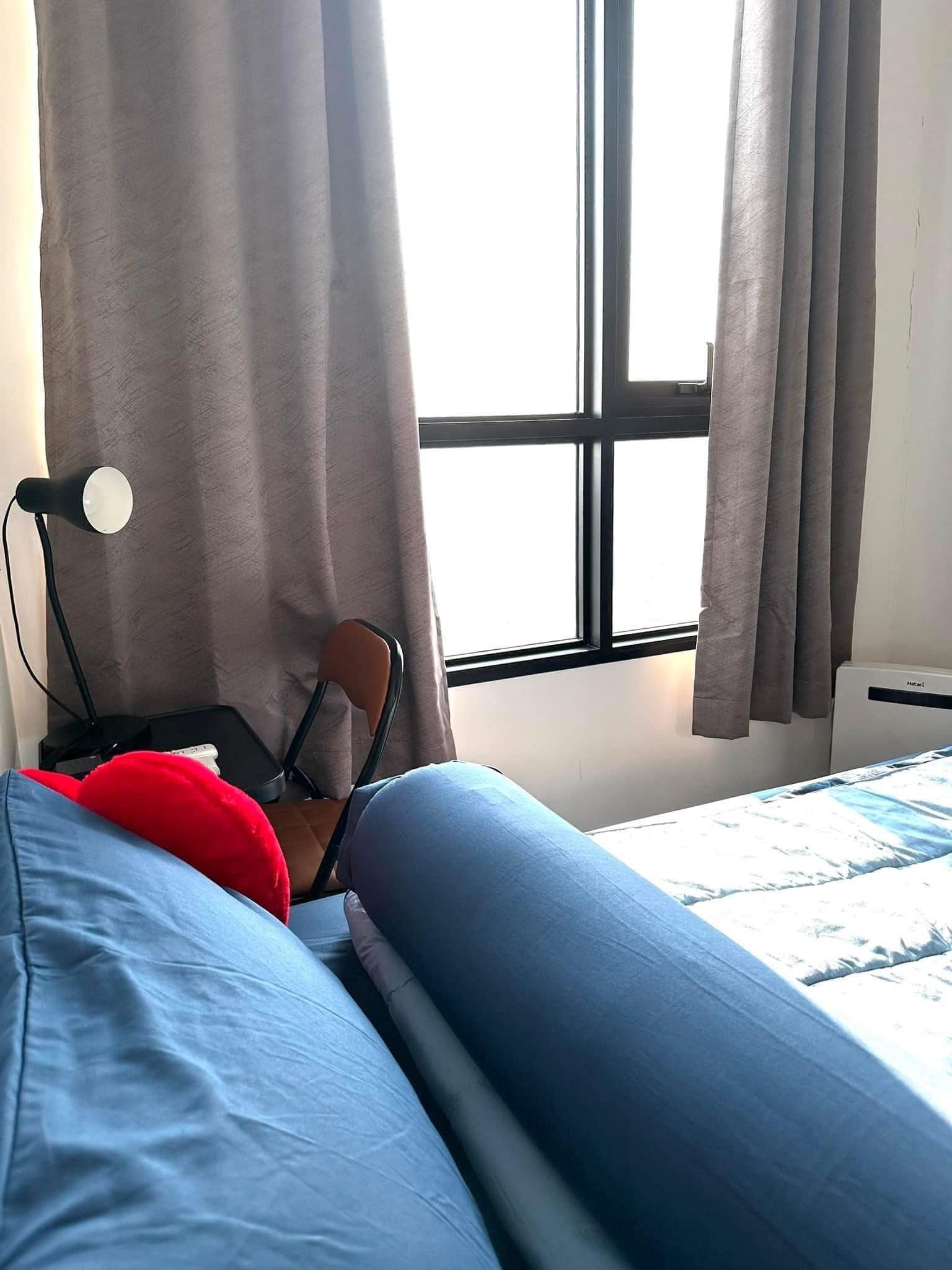 Fully furnished 1-bedroom condo, 28 sqm, at Knightsbridge Prime Onnut. High floor, city views, near BTS Onnut and Big C Onnut. Perfect for urban living.