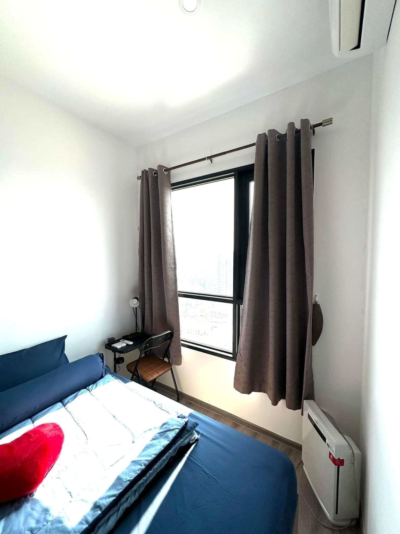 Fully furnished 1-bedroom condo, 28 sqm, at Knightsbridge Prime Onnut. High floor, city views, near BTS Onnut and Big C Onnut. Perfect for urban living.