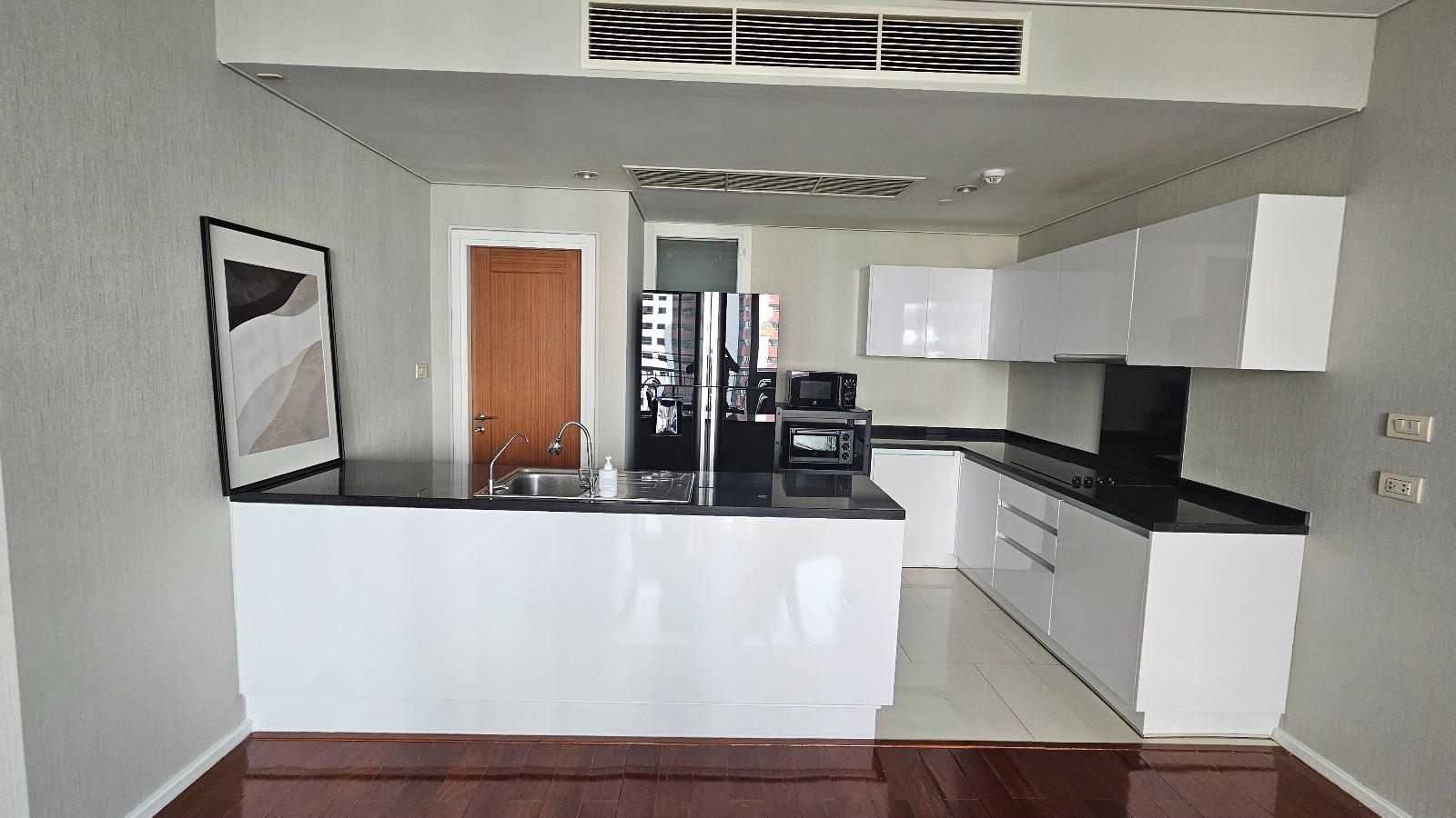 3-Bed 3-Bath 129sqm Wind Sukhumvit 23 for Rent, 69K THB, Near BTS Asoke
