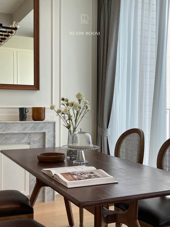 Luxury 2-bed, 2-bath combined unit at 28 Chidlom. 86 sqm, 24th floor, fully furnished, BTS Chidlom nearby. For sale 44M THB. Prime Bangkok location.