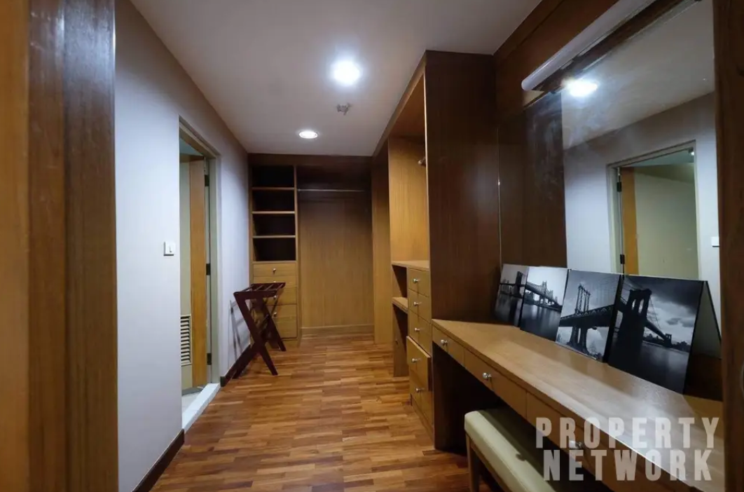 This 3-bedroom, 2-bathroom condo offers excellent value in one of Bangkok’s most desirable locations, with great amenities and an unbeatable lifestyle. Don't miss the opportunity to make this your new home. Contact us today to schedule a viewing!