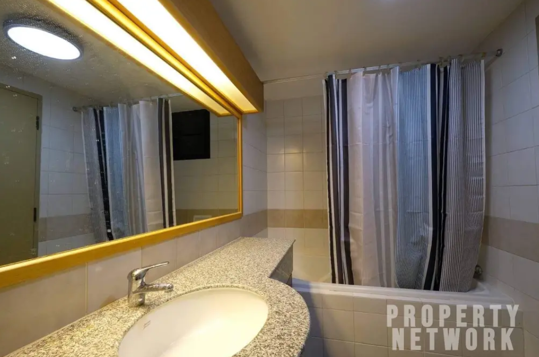 This 3-bedroom, 2-bathroom condo offers excellent value in one of Bangkok’s most desirable locations, with great amenities and an unbeatable lifestyle. Don't miss the opportunity to make this your new home. Contact us today to schedule a viewing!