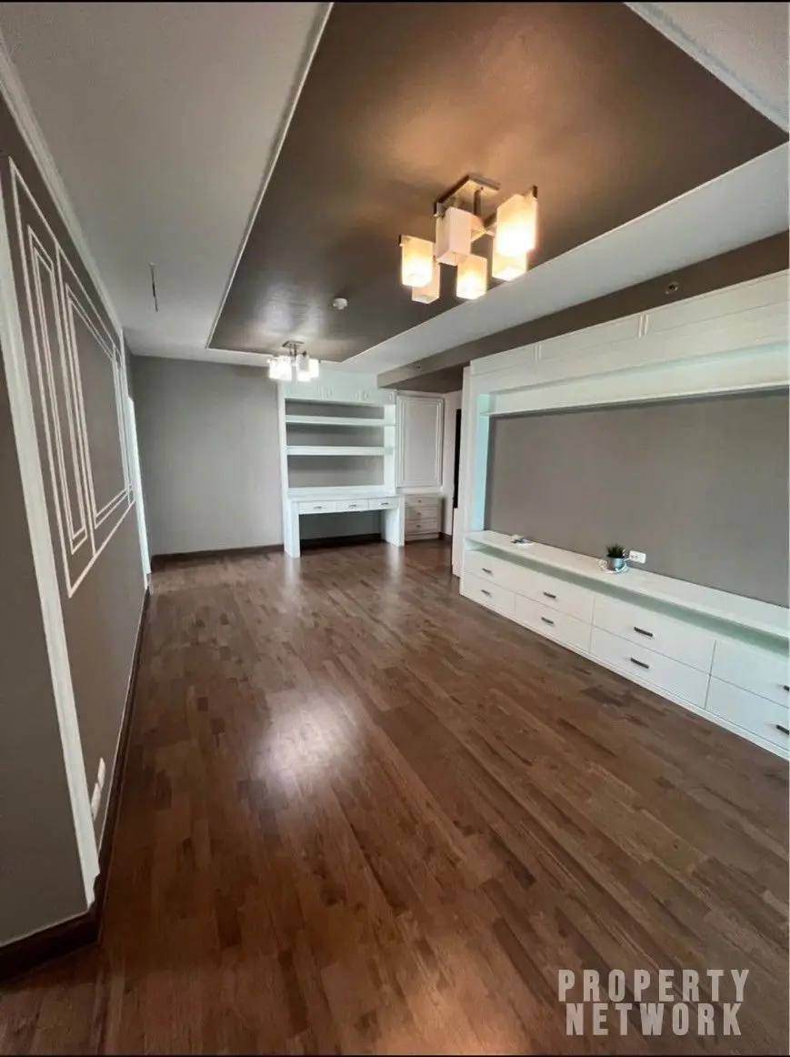 Fully furnished 2-bedroom, 1-bathroom condo at Supalai Park Ekamai Thonglor, 83 sqm, 19th floor, with city views, swimming pool, gym, and rooftop terrace.