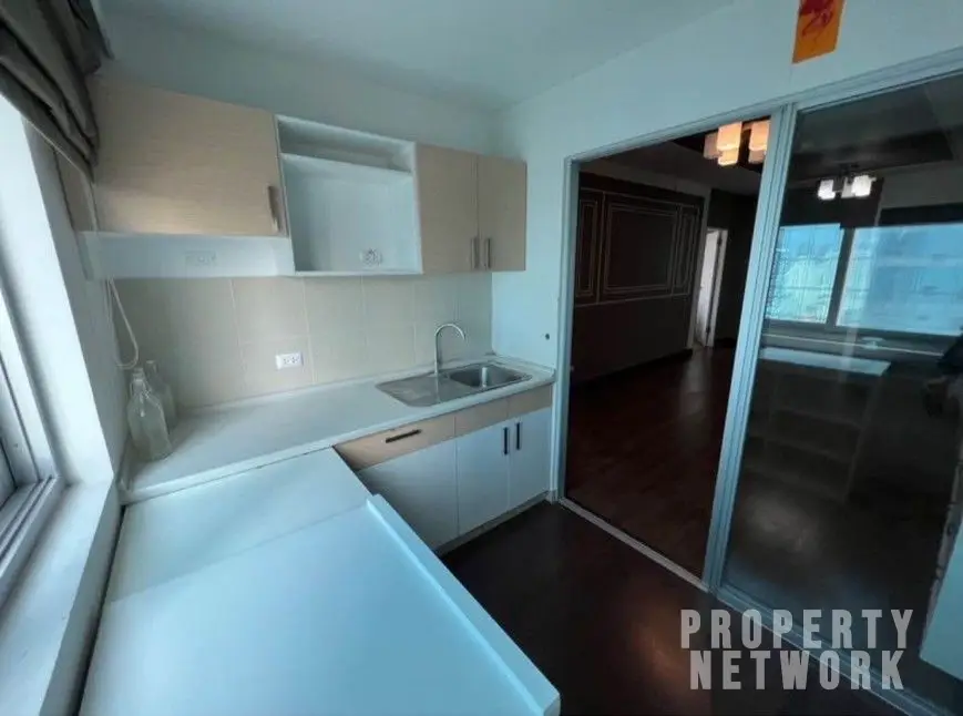 Fully furnished 2-bedroom, 1-bathroom condo at Supalai Park Ekamai Thonglor, 83 sqm, 19th floor, with city views, swimming pool, gym, and rooftop terrace.