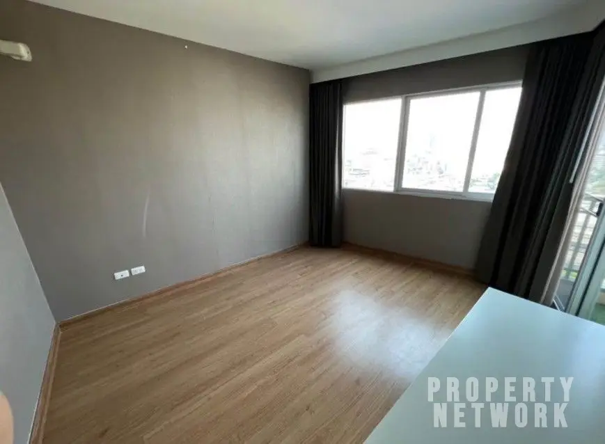 Fully furnished 2-bedroom, 1-bathroom condo at Supalai Park Ekamai Thonglor, 83 sqm, 19th floor, with city views, swimming pool, gym, and rooftop terrace.