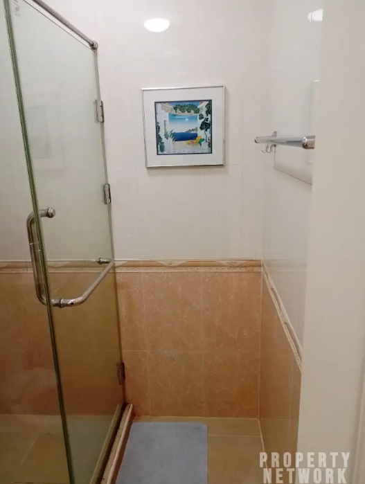 Spacious 1-Bedroom 1-Bathroom 52 sqm condo at Pipat Place For Sale ฿5,150,000. Just 360m from BTS Chong Nonsi. Great location in Silom, Bang Rak!