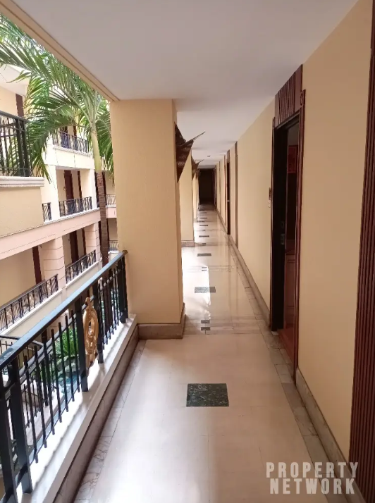 Spacious 1-Bedroom 1-Bathroom 52 sqm condo at Pipat Place For Sale ฿5,150,000. Just 360m from BTS Chong Nonsi. Great location in Silom, Bang Rak!
