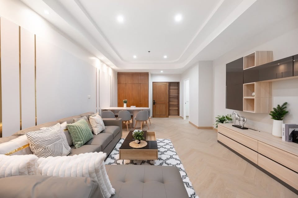 2-Bedroom, 1-Bathroom, 80sqm Baan Chao Praya Condo for Sale, 7.99M THB, Near BTS Saphan Taksin, 4 Min to IconSiam
