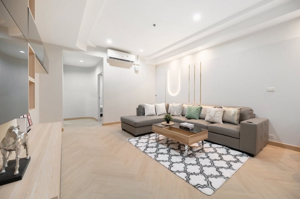 2-Bedroom, 1-Bathroom, 80sqm Baan Chao Praya Condo for Sale, 7.99M THB, Near BTS Saphan Taksin, 4 Min to IconSiam