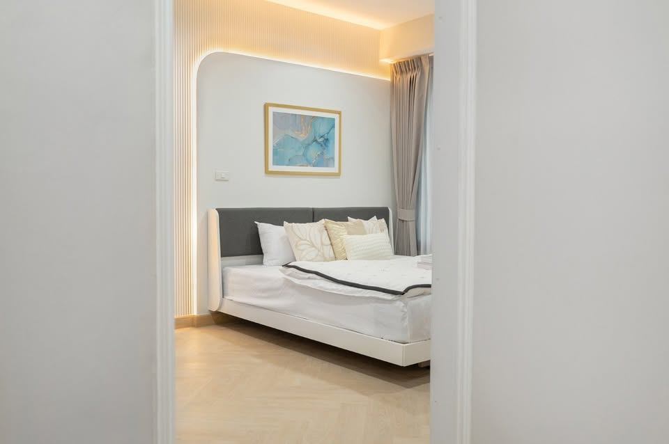 2-Bedroom, 1-Bathroom, 80sqm Baan Chao Praya Condo for Sale, 7.99M THB, Near BTS Saphan Taksin, 4 Min to IconSiam