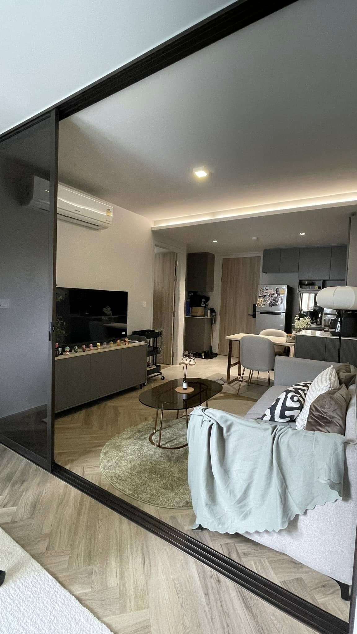 1-bedroom plus condo at Chapter Thonglor 25, 47 sqm, fully furnished with modern design, near BTS Thonglor, featuring premium facilities and elegant interiors.