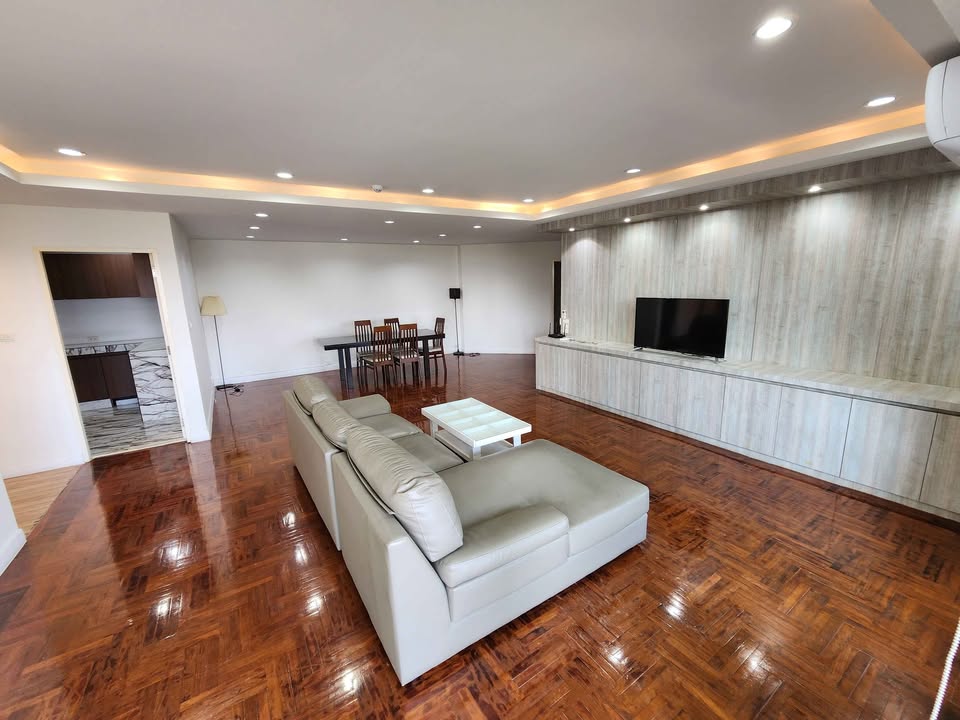 4-Bedroom, 3-Bathroom Condo at Premier Sukhumvit 24, 203 sqm, For Rent 65,000 THB, 450m to BTS Phrom Phong, Fully Furnished, Pet-Friendly