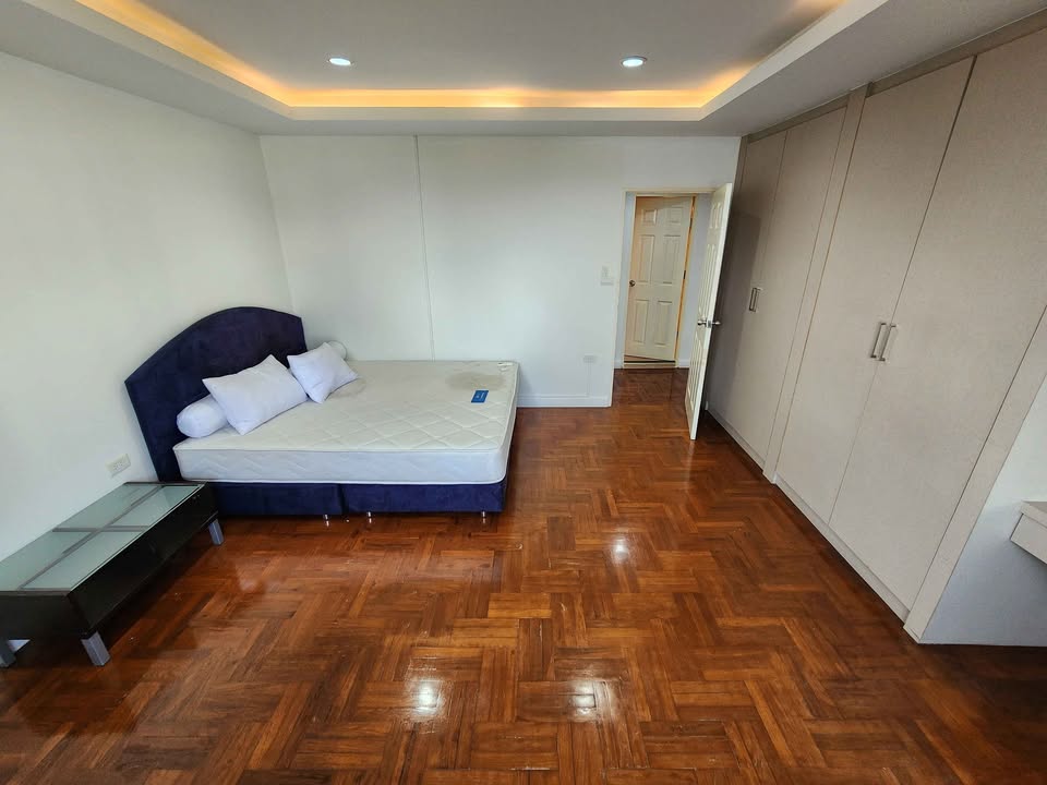 4-Bedroom, 3-Bathroom Condo at Premier Sukhumvit 24, 203 sqm, For Rent 65,000 THB, 450m to BTS Phrom Phong, Fully Furnished, Pet-Friendly
