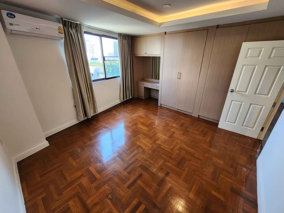 4-Bedroom, 3-Bathroom Condo at Premier Sukhumvit 24, 203 sqm, For Rent 65,000 THB, 450m to BTS Phrom Phong, Fully Furnished, Pet-Friendly