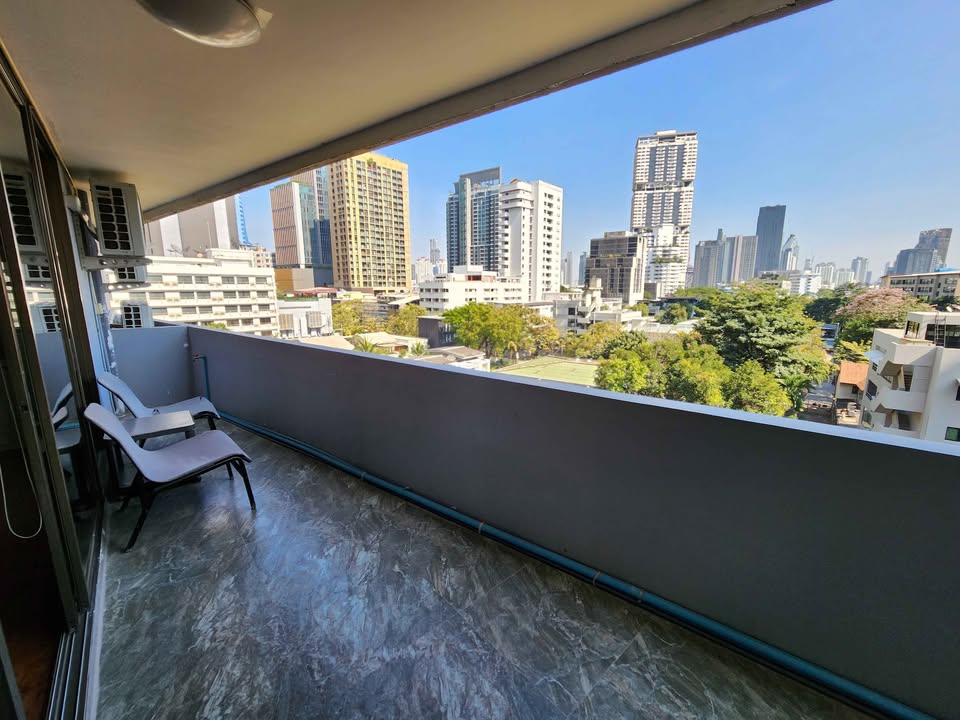 4-Bedroom, 3-Bathroom Condo at Premier Sukhumvit 24, 203 sqm, For Rent 65,000 THB, 450m to BTS Phrom Phong, Fully Furnished, Pet-Friendly