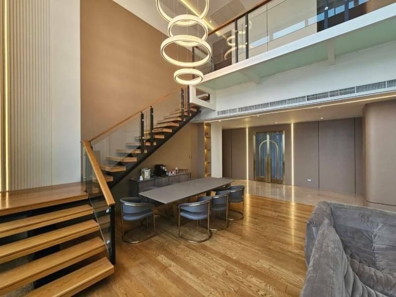 Spacious 4-bedroom, 6-bathroom duplex at Magnolias Waterfront Residences, 300 sqm, fully furnished, high floor with panoramic river and city views, next to ICONSIAM.