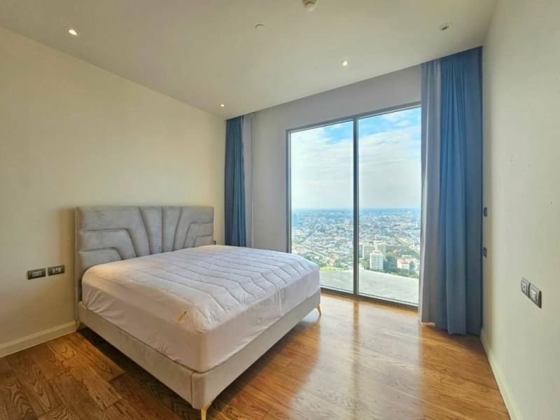 Spacious 4-bedroom, 6-bathroom duplex at Magnolias Waterfront Residences, 300 sqm, fully furnished, high floor with panoramic river and city views, next to ICONSIAM.