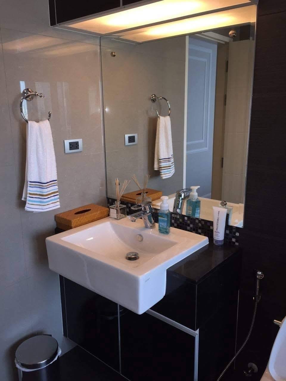 2-Bedroom, 2-Bathroom, 79sqm The Crest Sukhumvit 34, Rent 60K or Sale 16-20M THB, Near BTS Thonglor