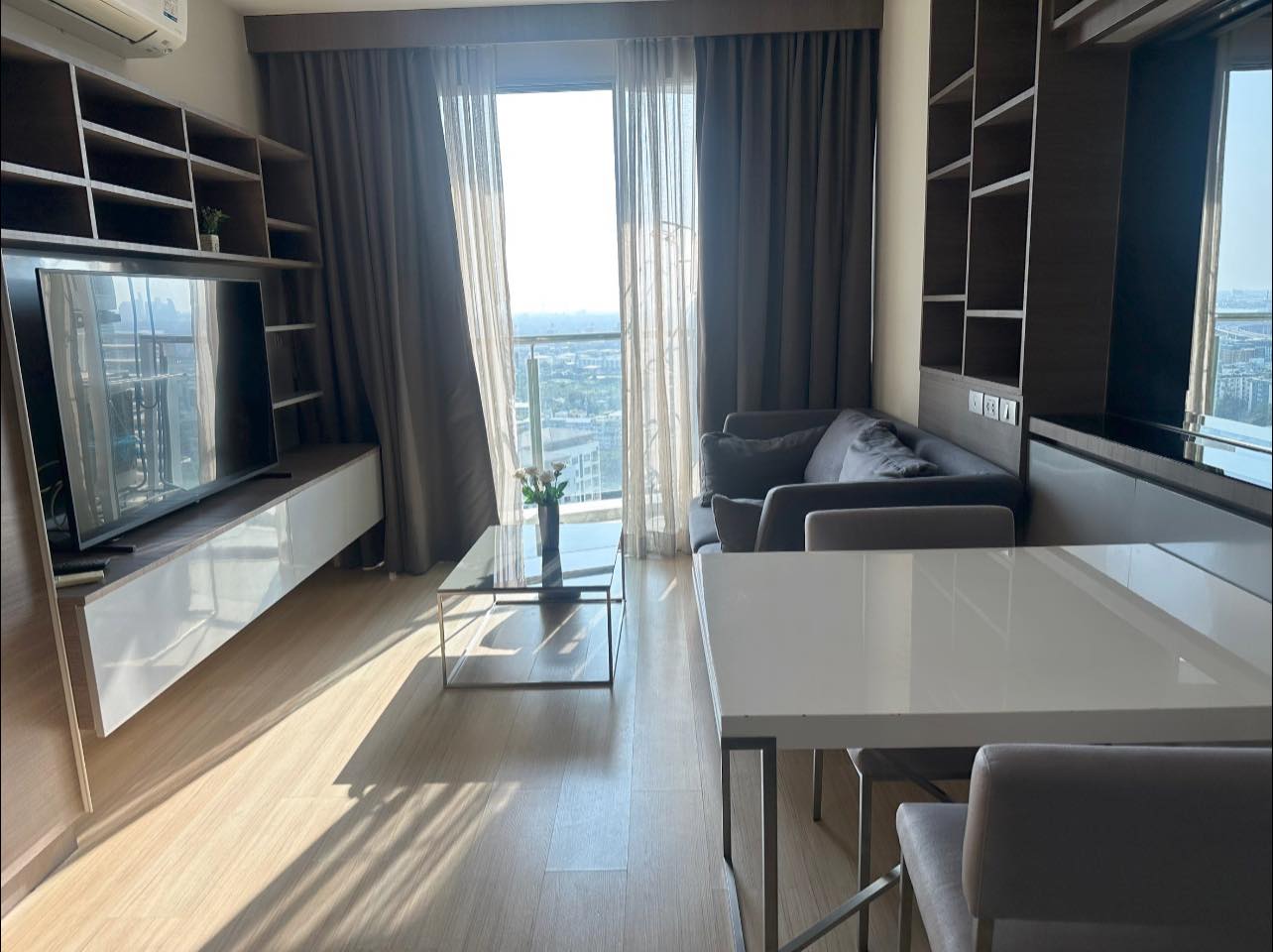 1-Bedroom 1-Bathroom 54sqm Sky Walk Residences for Rent 40K THB, Near BTS Phra Khanong, Fully Furnished, Modern Condo in Vibrant Phra Khanong