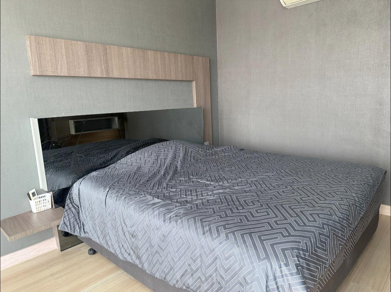 1-Bedroom 1-Bathroom 54sqm Sky Walk Residences for Rent 40K THB, Near BTS Phra Khanong, Fully Furnished, Modern Condo in Vibrant Phra Khanong