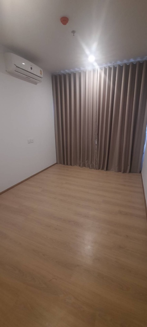Luxury 2-bedroom, 1-bathroom condo at Life Rama 4-Asoke, 48 sqm, fully furnished with modern decor, high-end appliances, and excellent facilities near MRT Queen Sirikit.