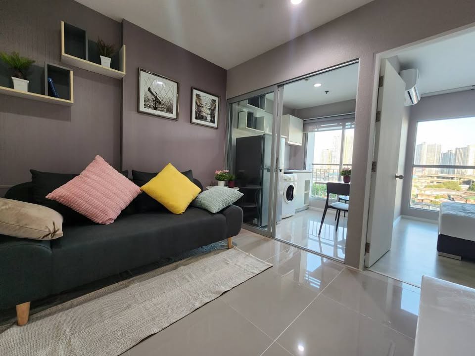 Discover a fully furnished 1-bedroom condo for rent at Aspire Sukhumvit 48, just a 10-minute walk from BTS Phra Khanong. Modern amenities and prime location