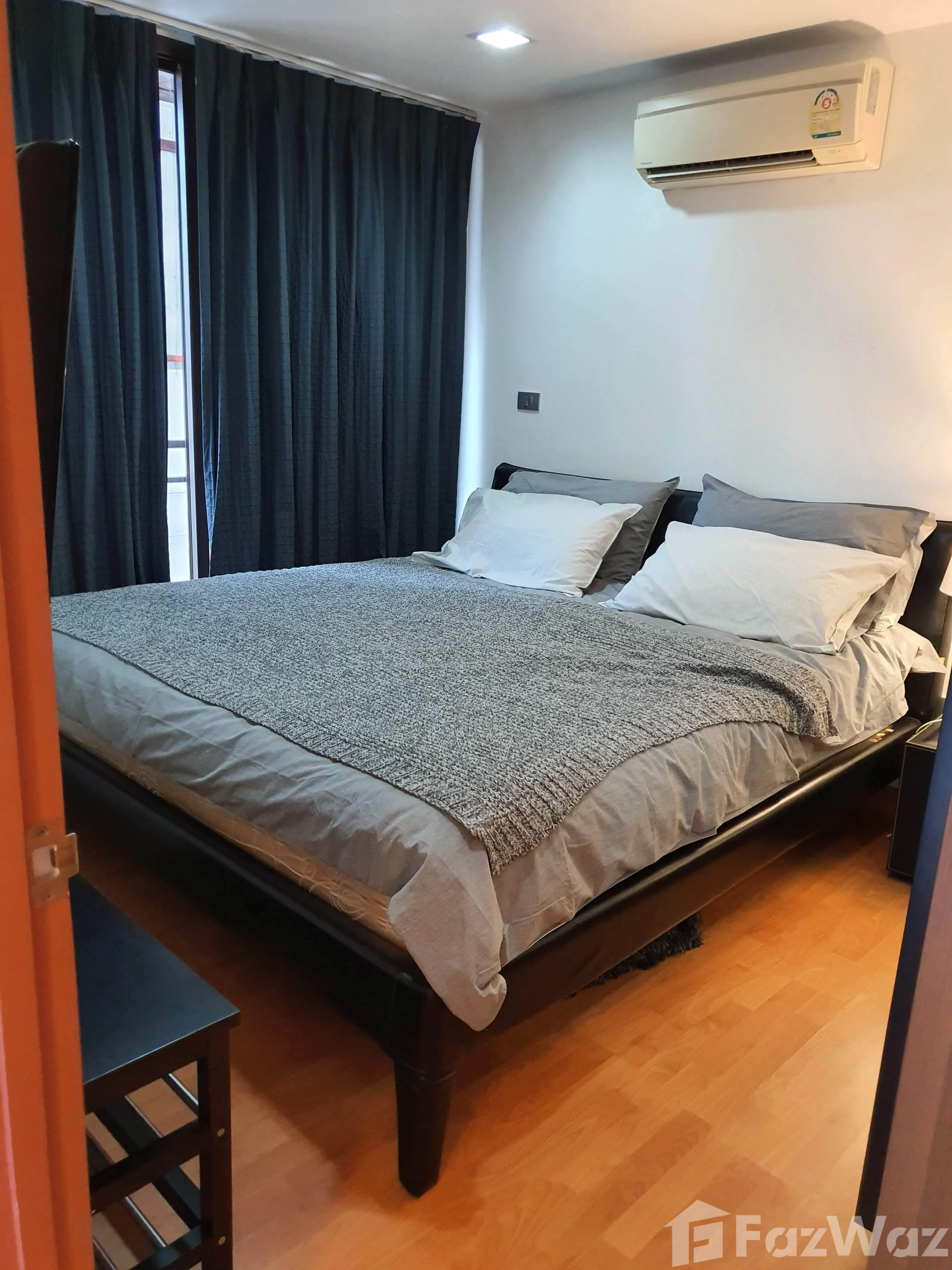 Modern 1-bedroom, 1-bathroom condo at XVI The Sixteenth, 43 sqm, for sale at ฿5,100,000 or rent at ฿25,000/month near MRT Queen Sirikit.
