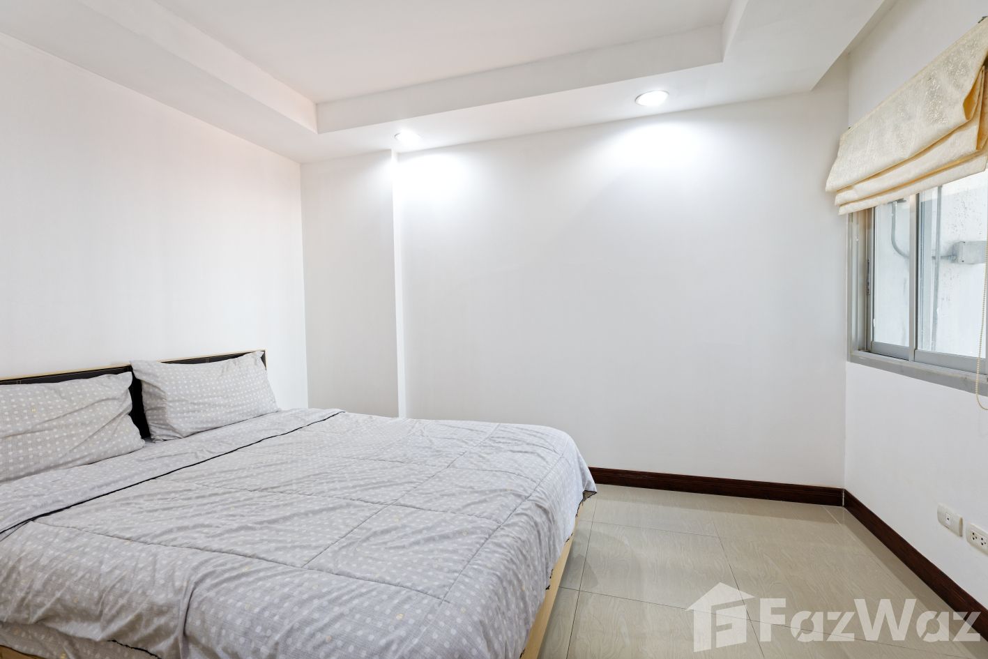 2 Bedrooms, 2 Bathrooms, 76 sqm condo at The Kris 2 Ratchada 17 for sale at ฿4,550,000. Modern amenities, great location in Din Daeng, Bangkok. Perfect for investment.
