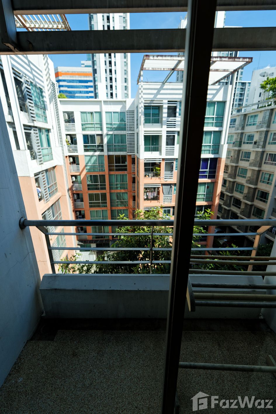 2 Bedrooms, 2 Bathrooms, 76 sqm condo at The Kris 2 Ratchada 17 for sale at ฿4,550,000. Modern amenities, great location in Din Daeng, Bangkok. Perfect for investment.