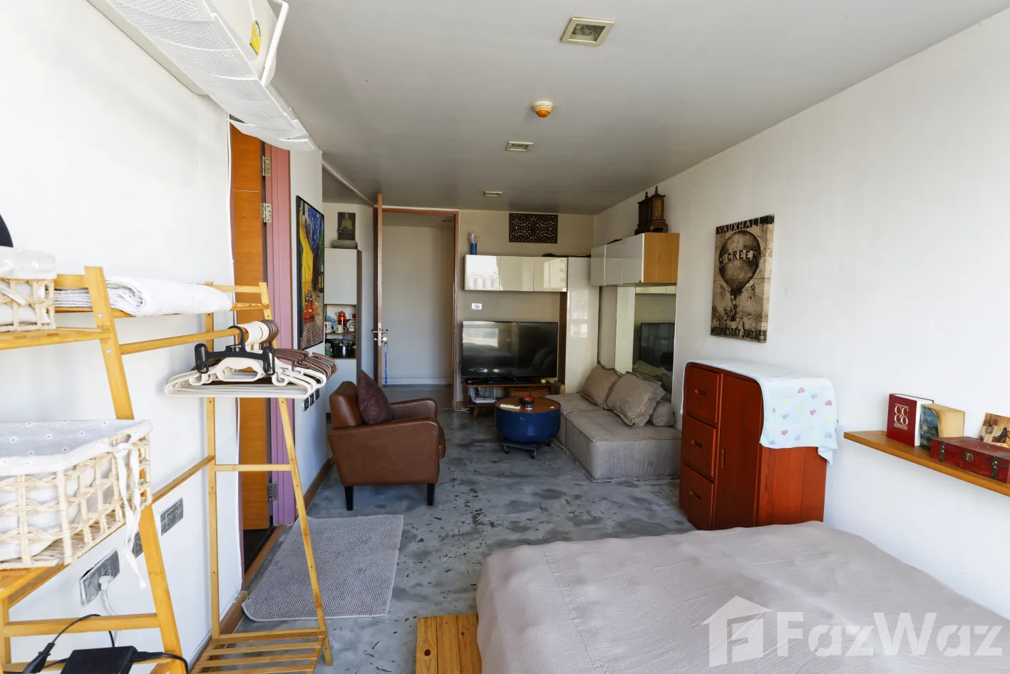 Modern studio, 1 bath, 28 sqm at XVI The Sixteenth Condominium for sale at ฿3.25M. Prime location near MRT Queen Sirikit, top-floor unit, and great amenities.