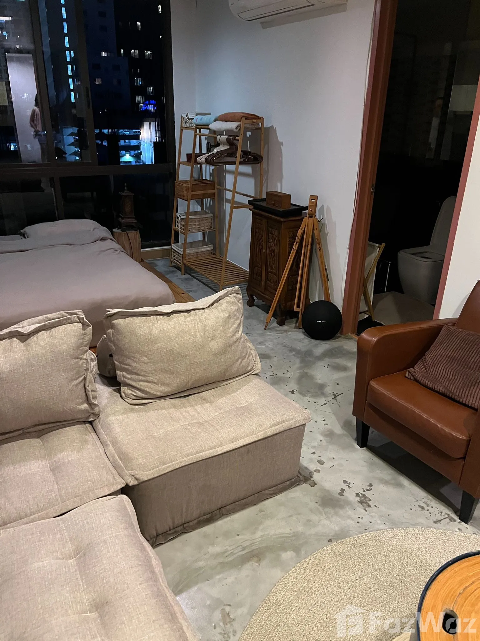 Modern studio, 1 bath, 28 sqm at XVI The Sixteenth Condominium for sale at ฿3.25M. Prime location near MRT Queen Sirikit, top-floor unit, and great amenities.
