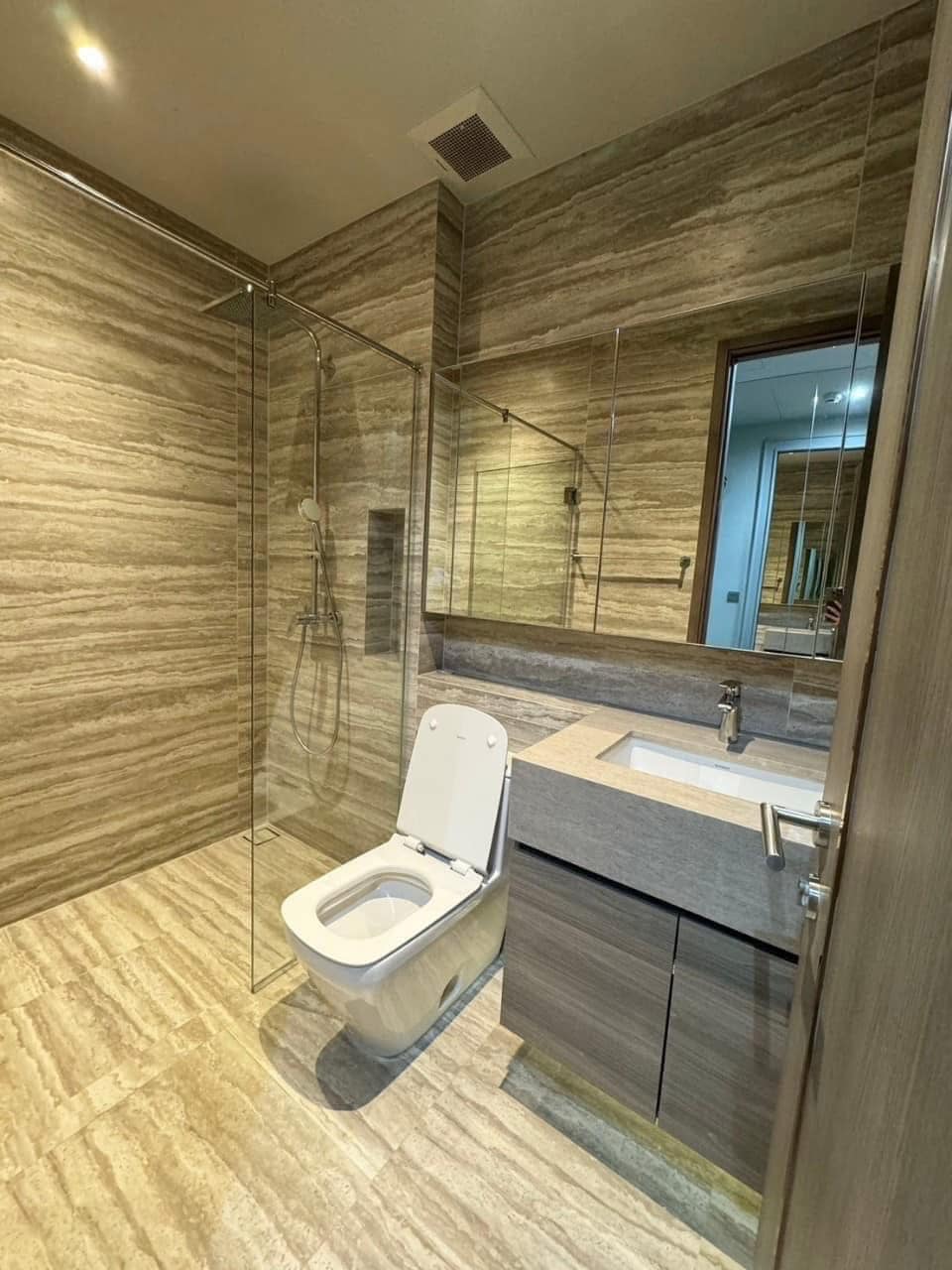 Luxury 3-Bedroom Condo for Rent at Celes Asoke – Prime Location in Bangkok