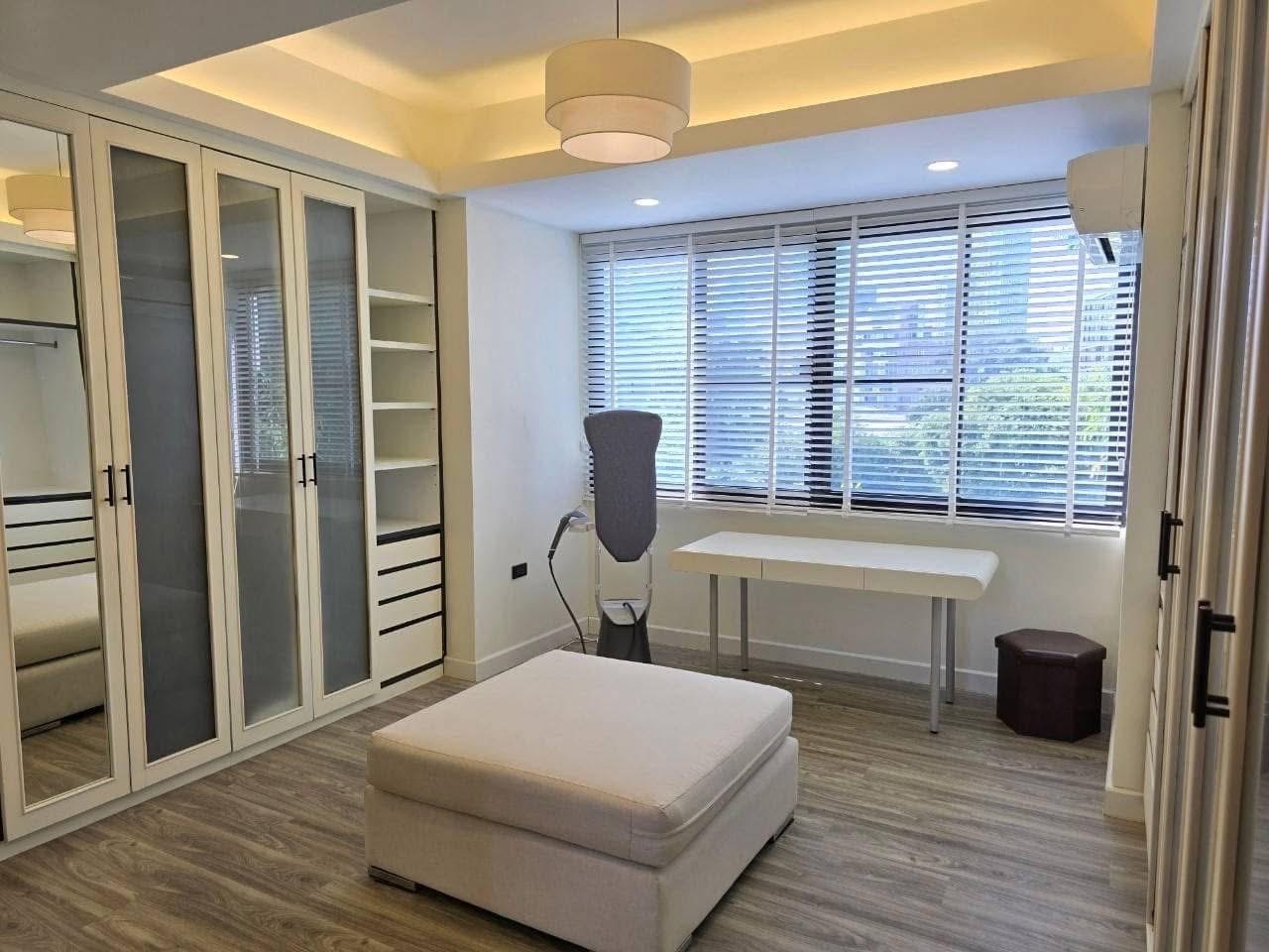 Spacious 3-Bedroom Townhome for Rent in Sukhumvit 49 – Ideal for Families or Home Office