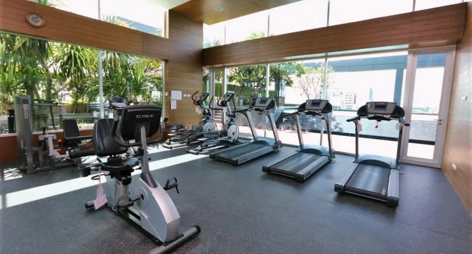 Spacious 2-bedrooms 2-bathrooms 67 sqm condo at Thru Thonglor for sale at 6.5M THB. Prime location near MRT Phetchaburi.