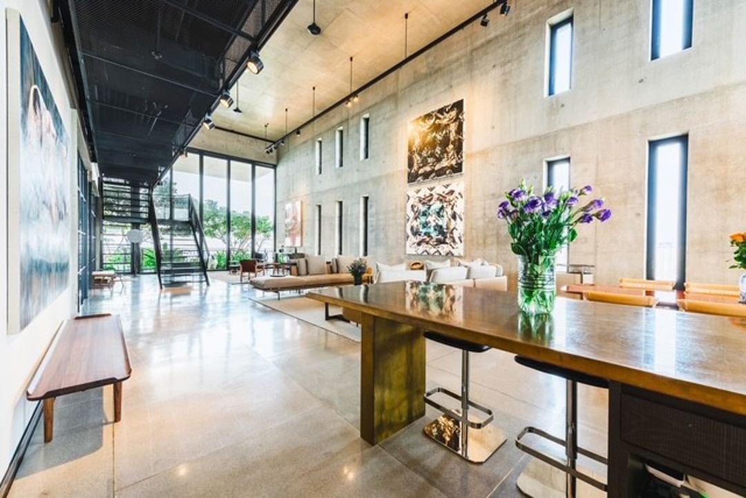 Luxurious 5-bed 4.5-bath 562.35 sqm duplex at Windshell Naradhiwas. High-floor loft-style living with private elevator. Contact us today!