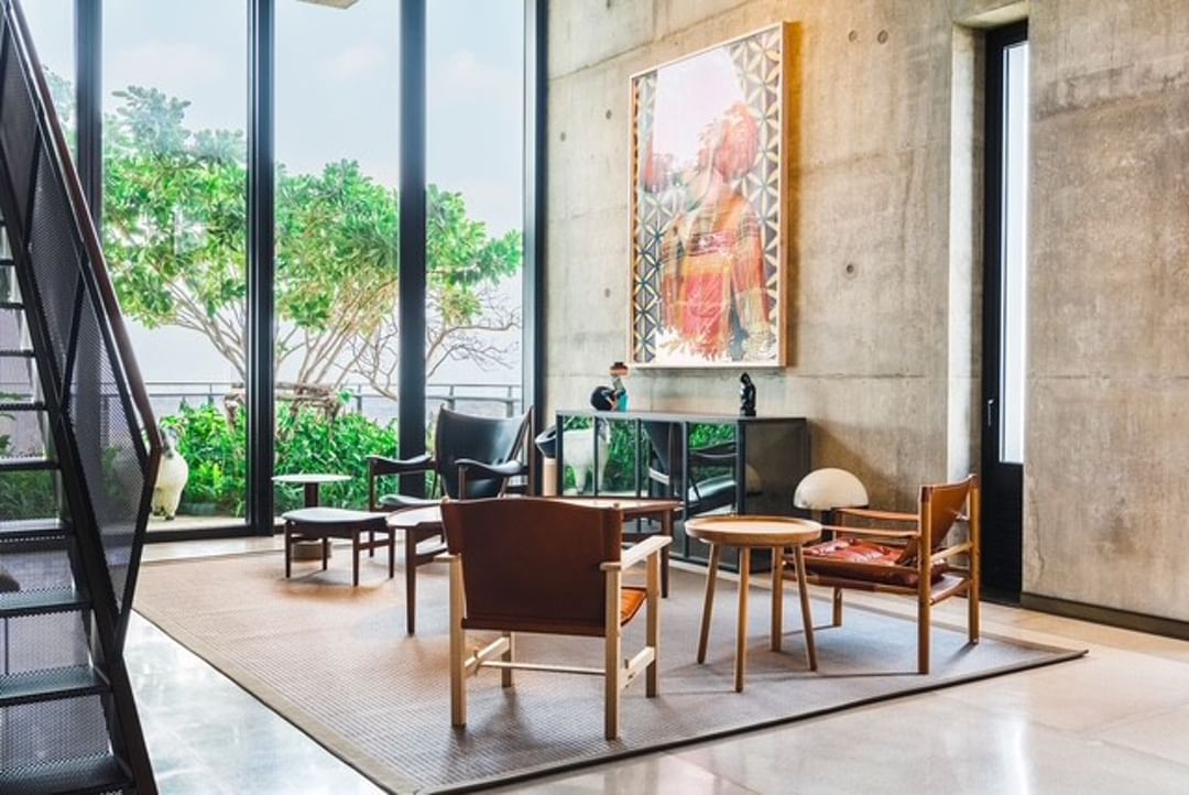 Luxurious 5-bed 4.5-bath 562.35 sqm duplex at Windshell Naradhiwas. High-floor loft-style living with private elevator. Contact us today!