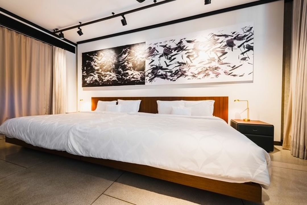 Luxurious 5-bed 4.5-bath 562.35 sqm duplex at Windshell Naradhiwas. High-floor loft-style living with private elevator. Contact us today!