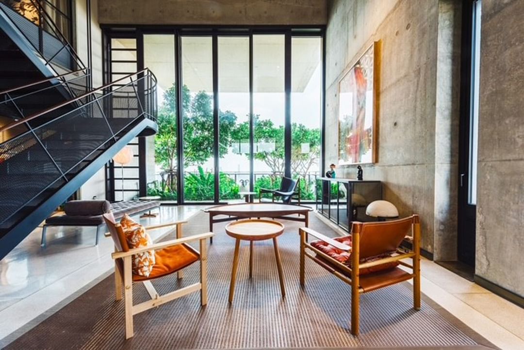 Luxurious 5-bed 4.5-bath 562.35 sqm duplex at Windshell Naradhiwas. High-floor loft-style living with private elevator. Contact us today!