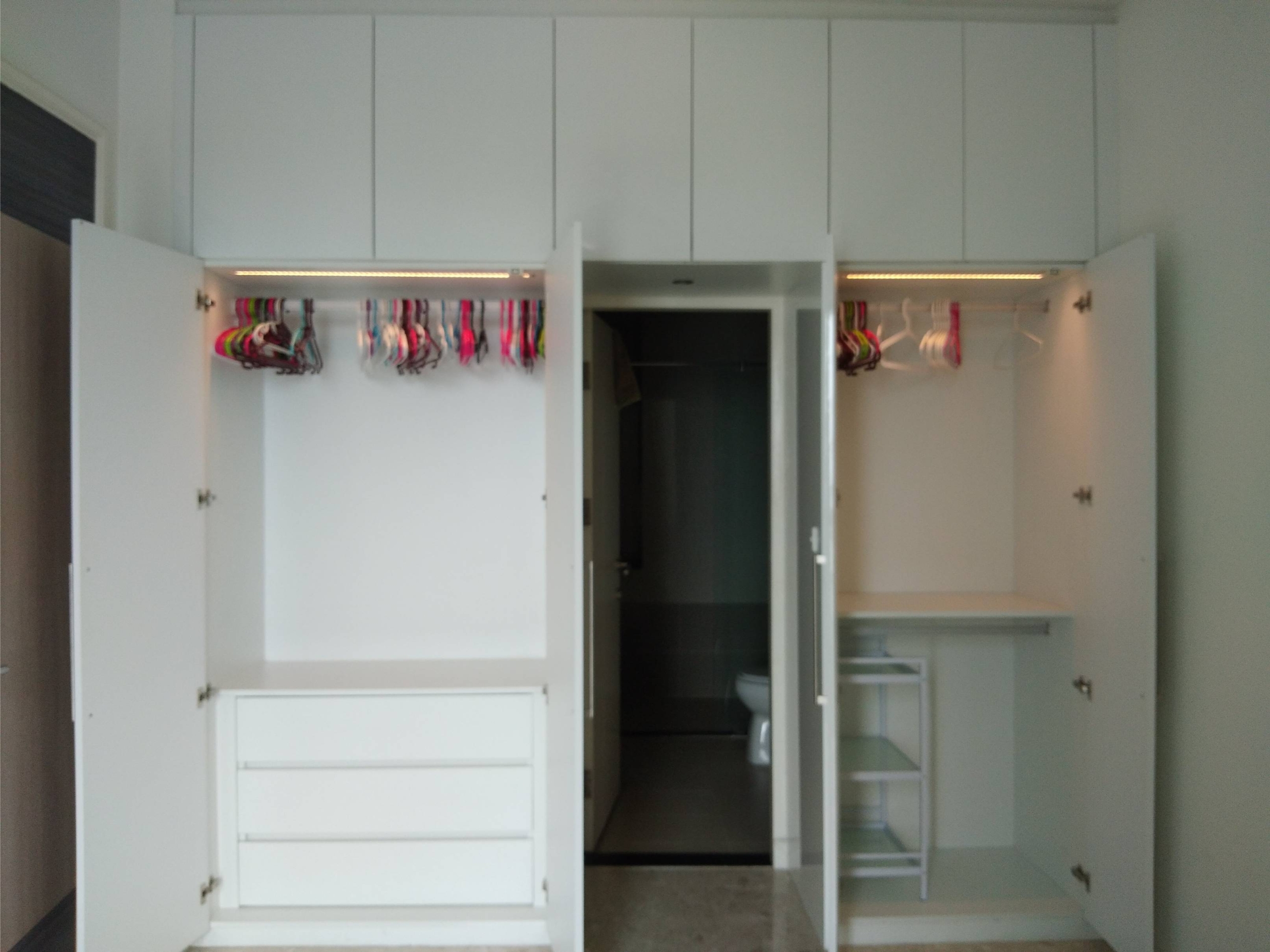 Luxurious 2-bed, 2-bath penthouse at Supalai Premier @ Asoke. 83 sqm, best décor, imported kitchen. Rent for 42K/month. Near MRT Phetchaburi.