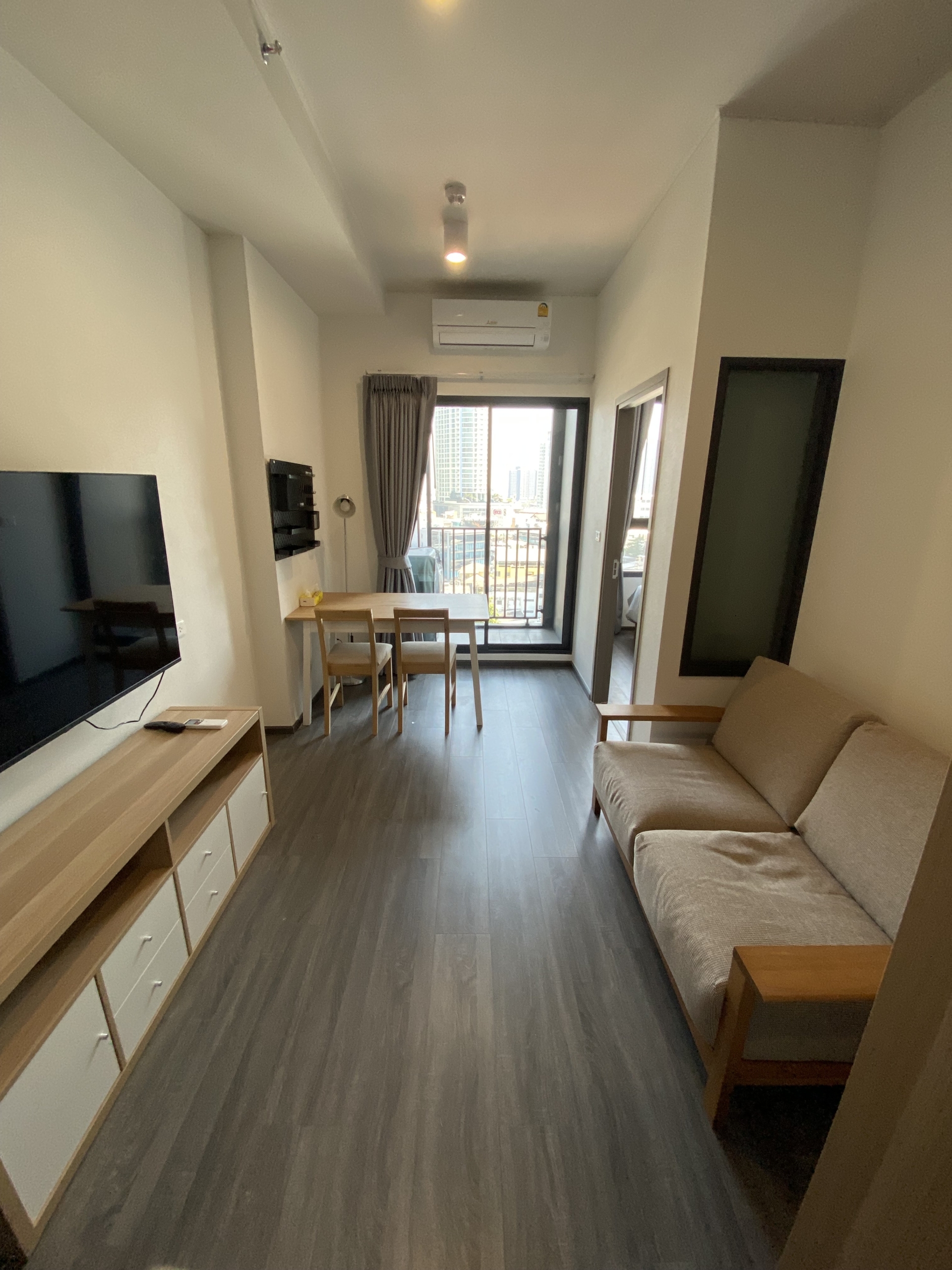 Fully furnished 1-bed 1-bath 35 sqm condo at Ideo Sukhumvit Rama 4 for rent at THB 24,000/month. Prime location near Phra Khanong BTS.