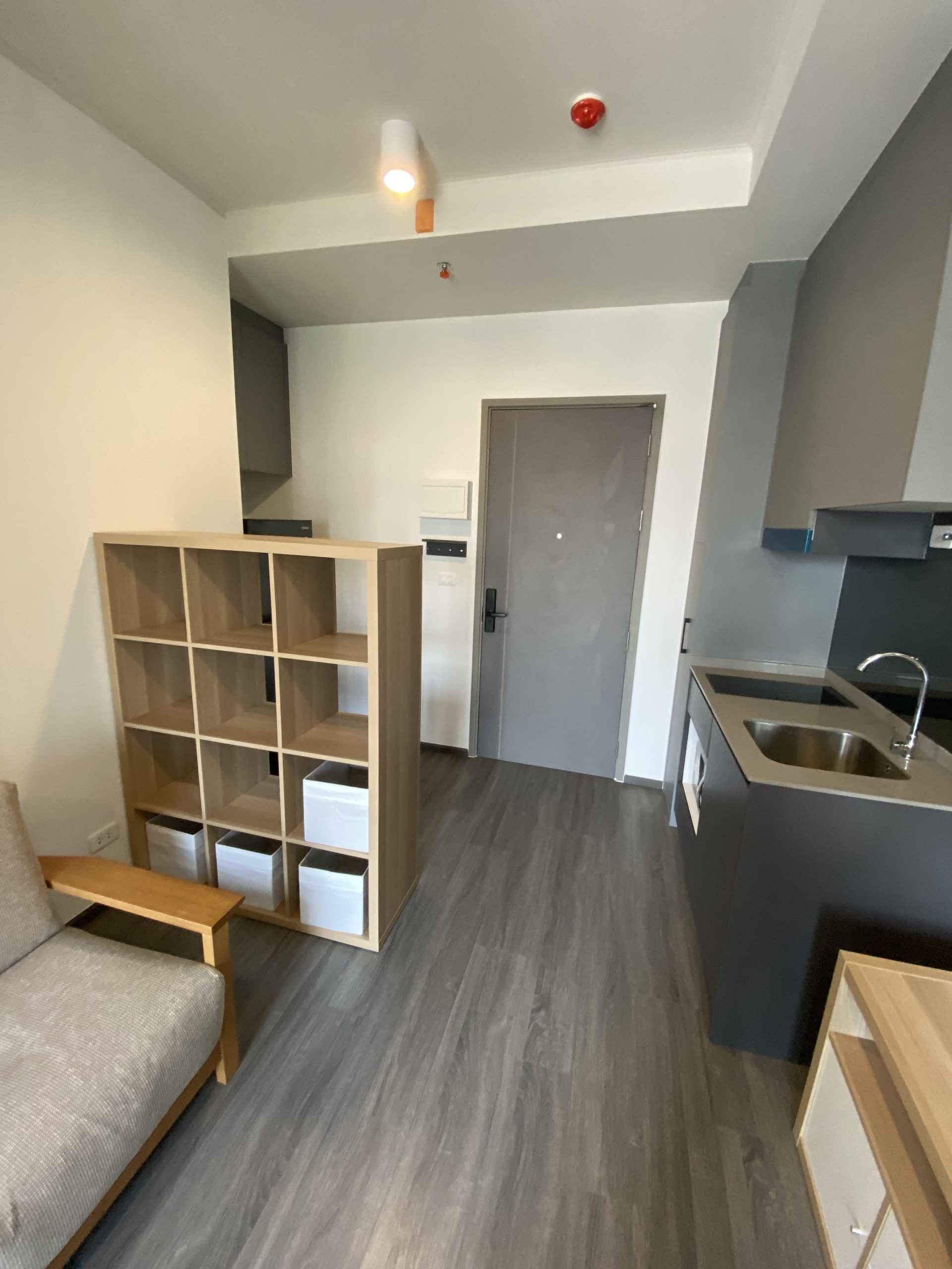 Fully furnished 1-bed 1-bath 35 sqm condo at Ideo Sukhumvit Rama 4 for rent at THB 24,000/month. Prime location near Phra Khanong BTS.