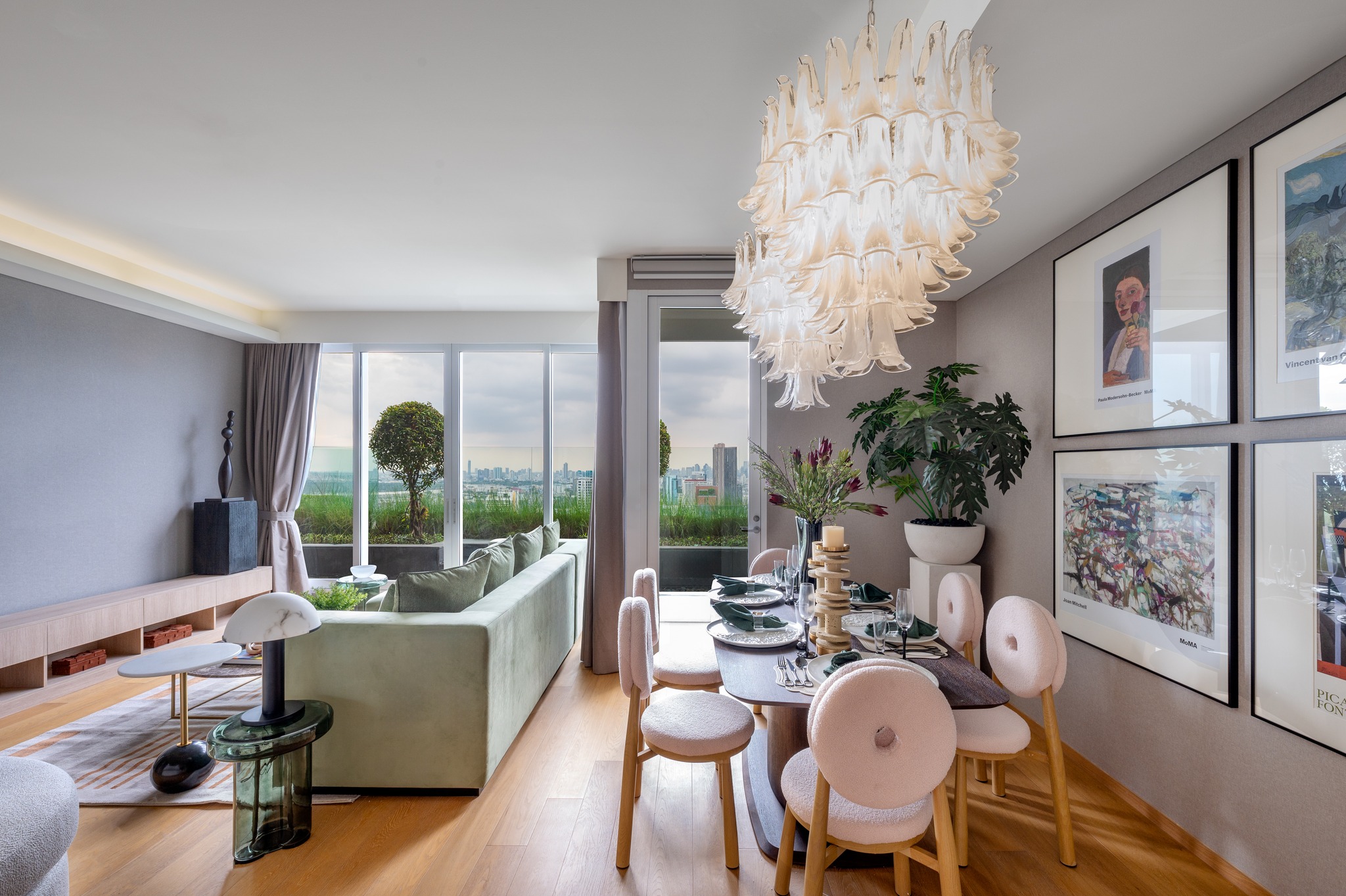 Luxury 3-bed 3-bath penthouse at Siamese Exclusive Sukhumvit 42, 89 sqm, fully furnished, near BTS Ekkamai, for sale at 27MB.
