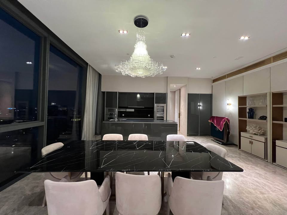 Luxury 3-bed 4-bath 297 sqm condo at MARQUE Sukhumvit with private pool, maid's room, and 4 parking spaces for rent at 700,000 THB monthly near Phrom Phong BTS.